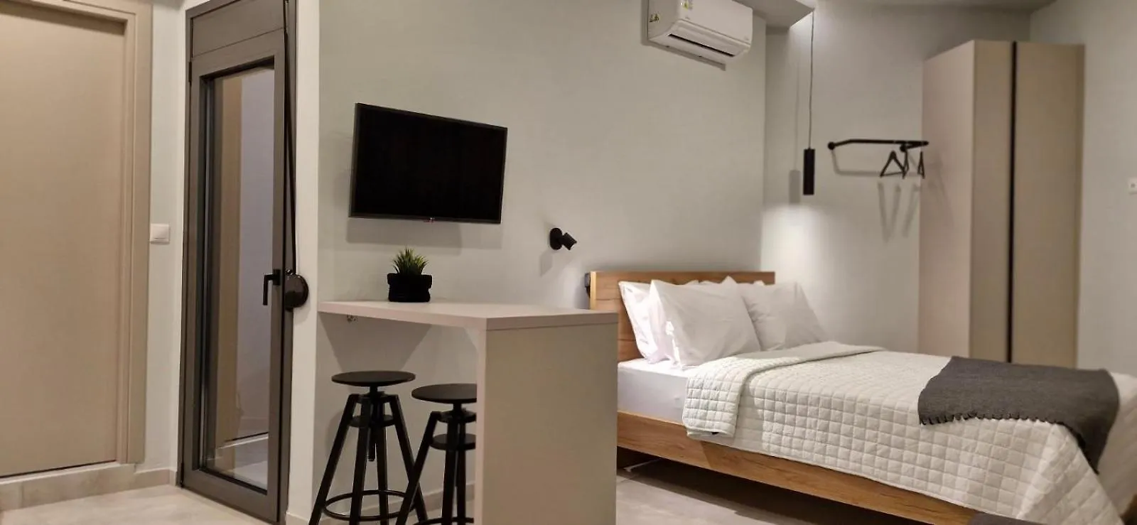 Basil Central Studio - By Checkin Heraklion